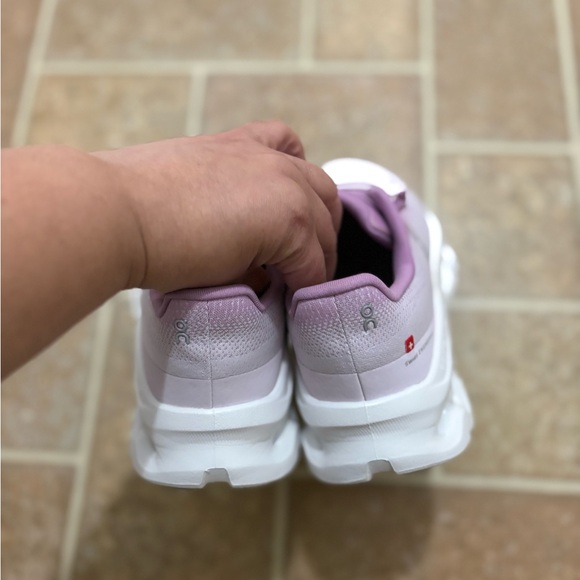 NIB On Cloud Tilt Running Purple/White Athletic Shoes Women’s Size 6 - Picture 4 of 6